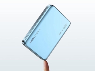 MIIIW представила ультратонкий магнитный пауэрбанк W310 Air