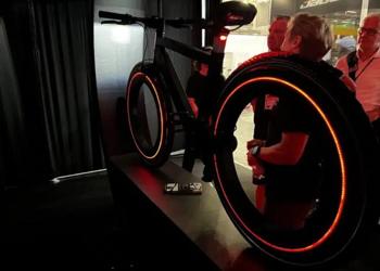 Анонсирован электровелосипед без спиц и с встроенными в колеса моторами
