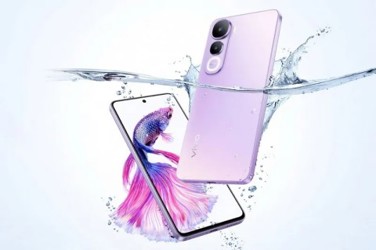 Недорогой vivo Y400 получил AMOLED-экран, АКБ на 6000 мАч и защиту IP69