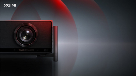 Titan с поддержкой IMAX Enhanced и 2-кратным зумом