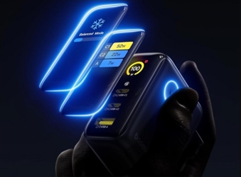 Baseus - 100-ваттное зарядное с тремя портами и цифровым дисплеем.